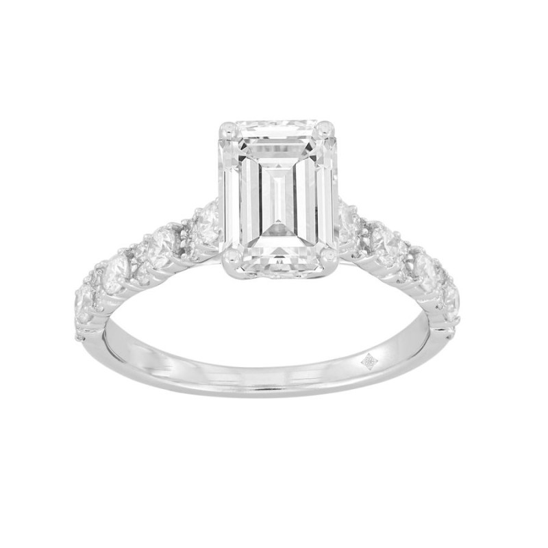 LADIES RING 2CT ROUND/EMERALD DIAMOND 14KWHITE GOLD (CENTER STONE EMERALD DIAMOND 1 1/2CT )